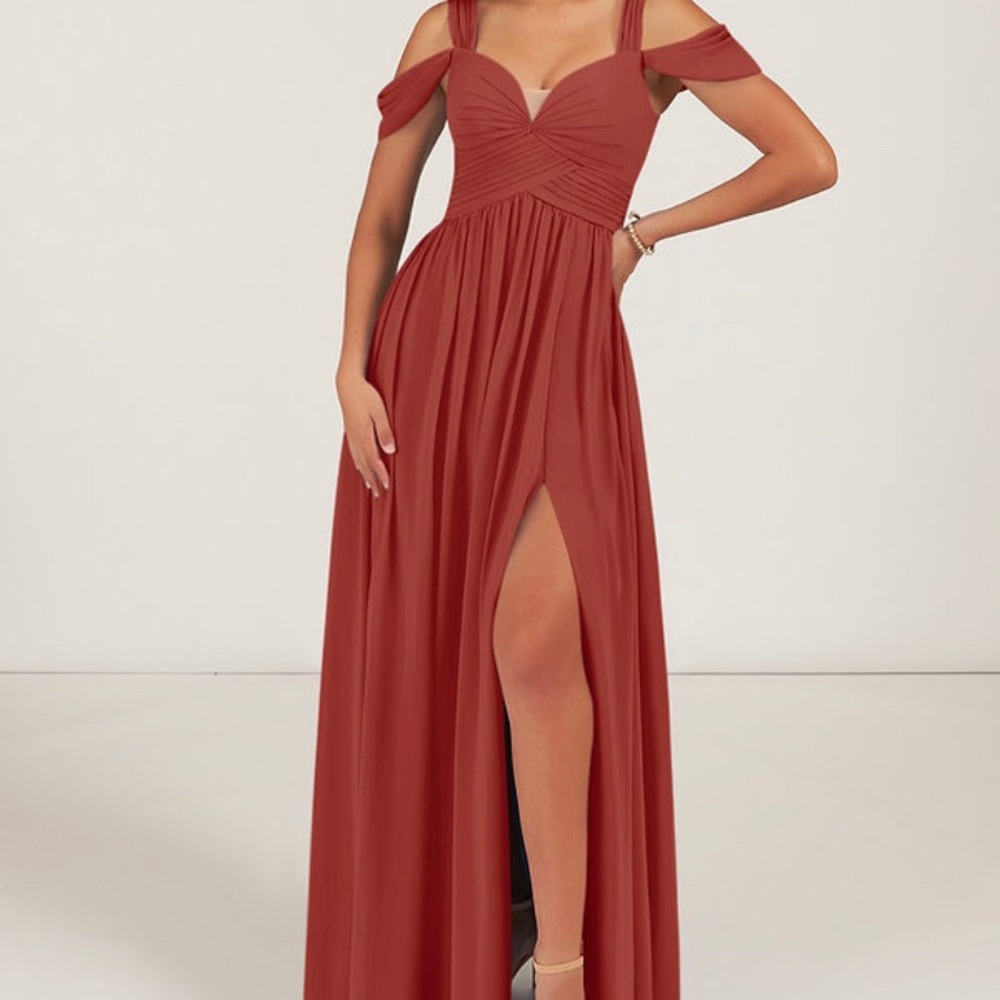 Azazie Lianne In terracotta size 24